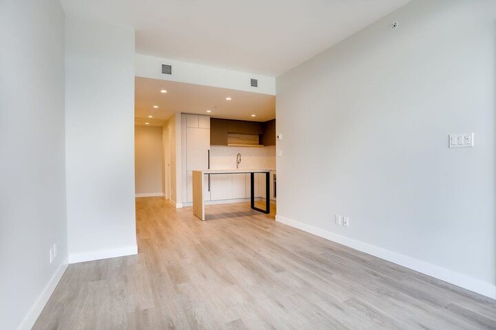 Property Photo: 567 Emerson Street 3505 BC V3J 0M8
