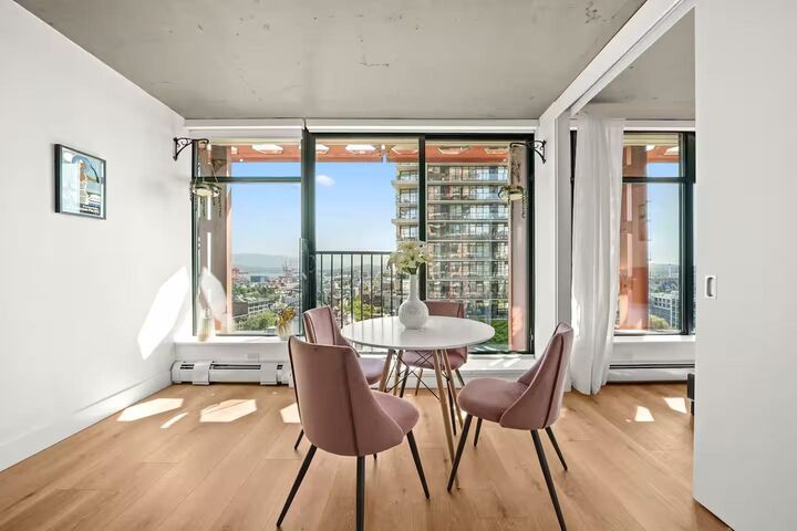 Property Photo: 128 W Cordova Street 1904 BC V6B 0E6
