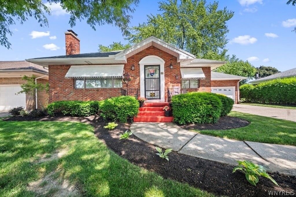 Property Photo:  35 Calderwood Drive  NY 14215 