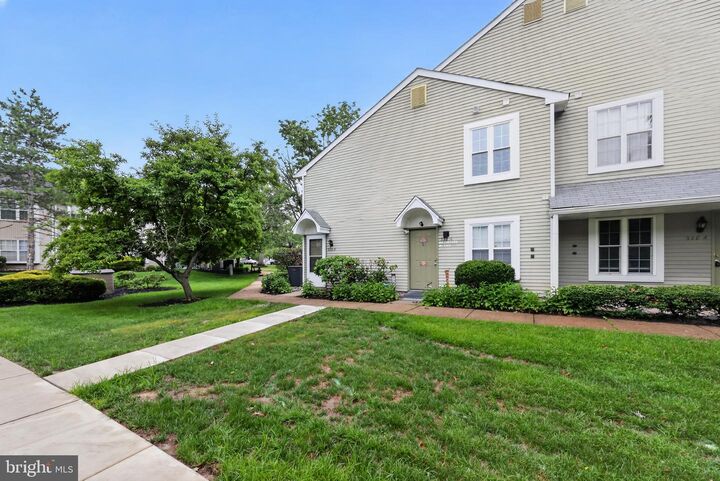 Property Photo:  332 Willow Turn B  NJ 08054 