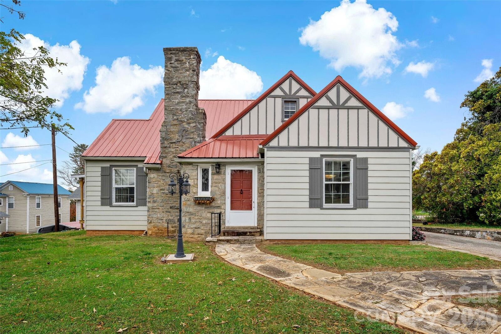Property Photo: 141 N Madison Street NC 28752