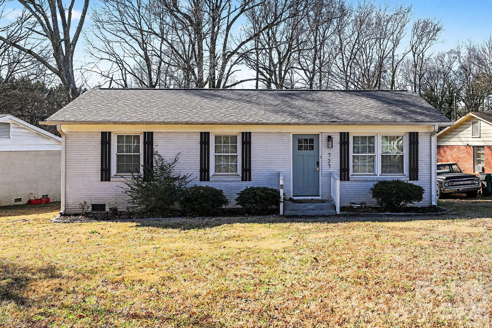 Property Photo: 727 Thera Drive NC 28206