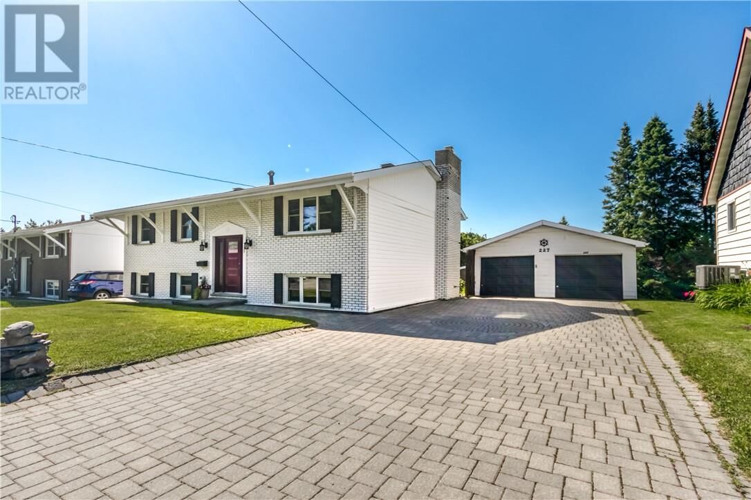 Property Photo:  227 Third  ON P3Y 1M4 