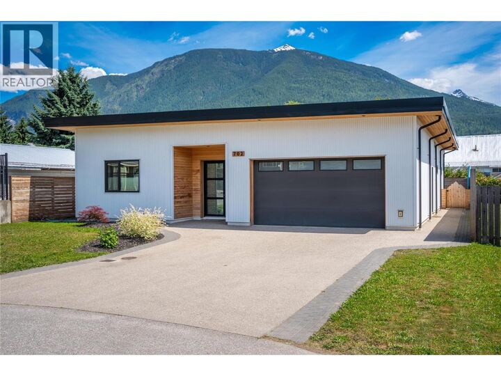 Property Photo: 702 Center Street BC V0E 2S0