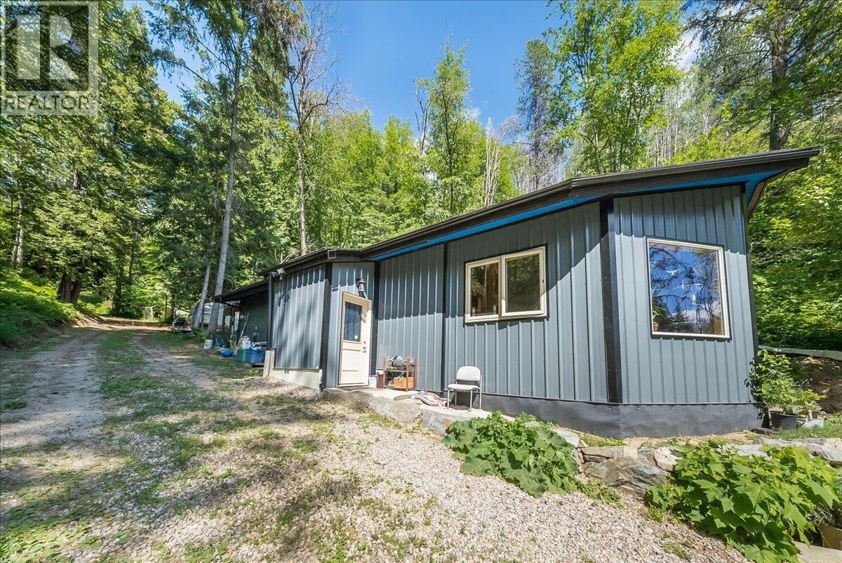 Property Photo: 1385 Pass Creek Road BC V1N 4S2