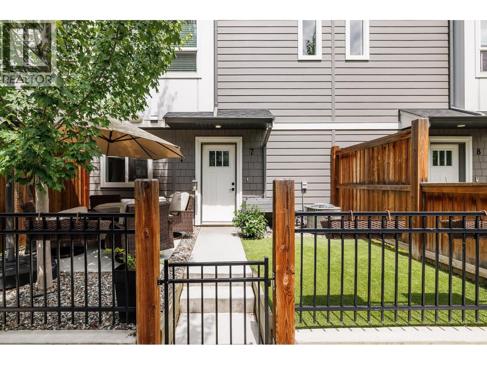Property Photo: 12075 Oceola Road 7 BC V4V 0A7