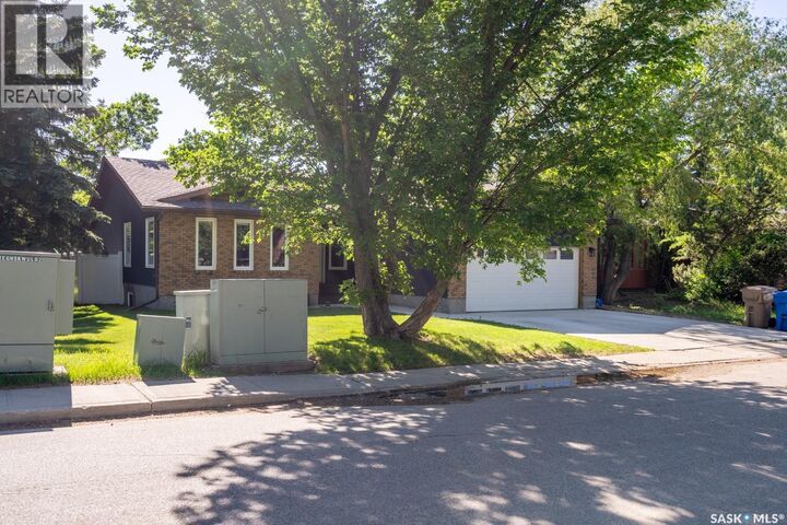 Property Photo:  1262 James Crescent  SK S4N 6A5 
