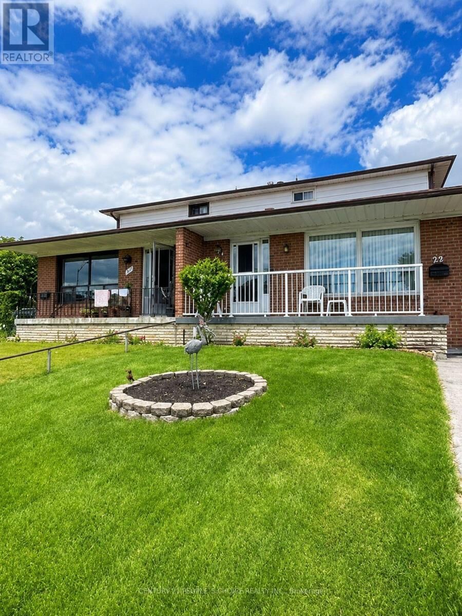 Property Photo:  29 Dellbrook Crescent  ON M9L 1E3 