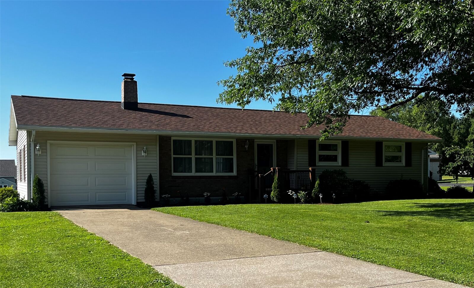 Property Photo:  2670 Laurie Drive  PA 16441 