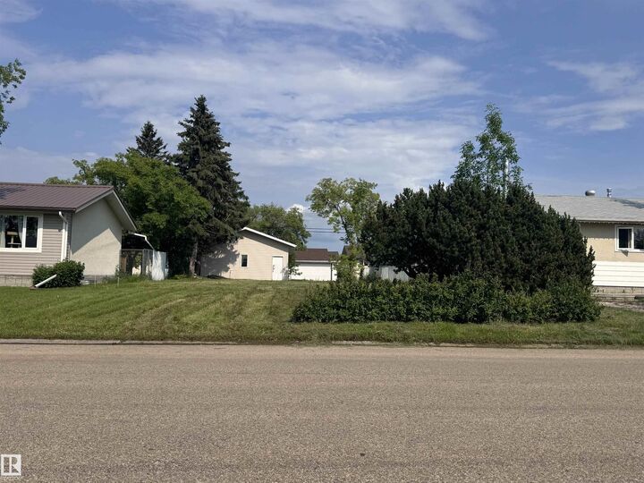 Property Photo:  10315 108 Avenue  AB T7P 1J2 