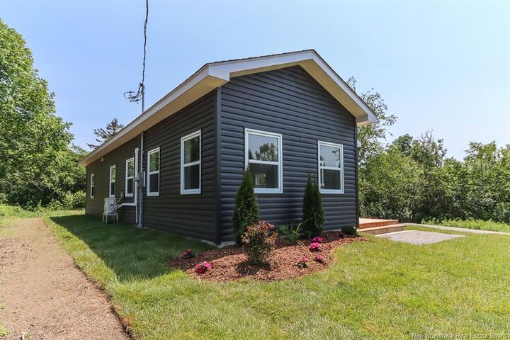 Photo de la propriété:  54 Hill Road  NB E5N 1H3 