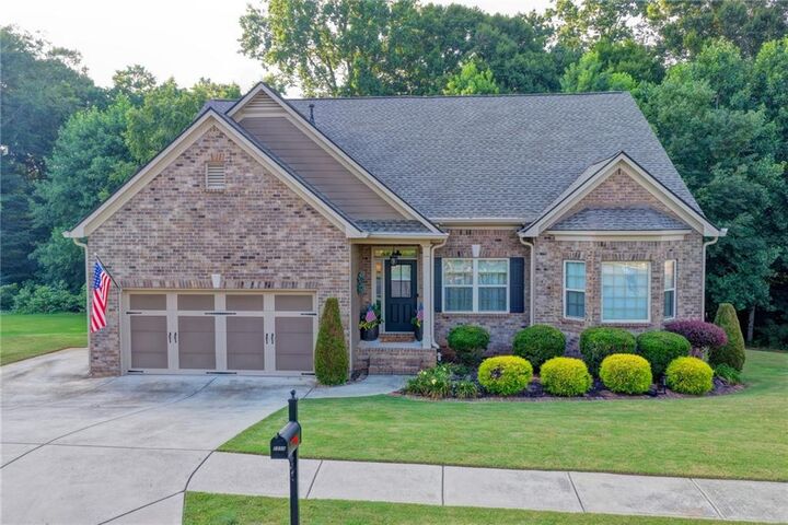 Property Photo: 2556 Olney Falls Drive GA 30517