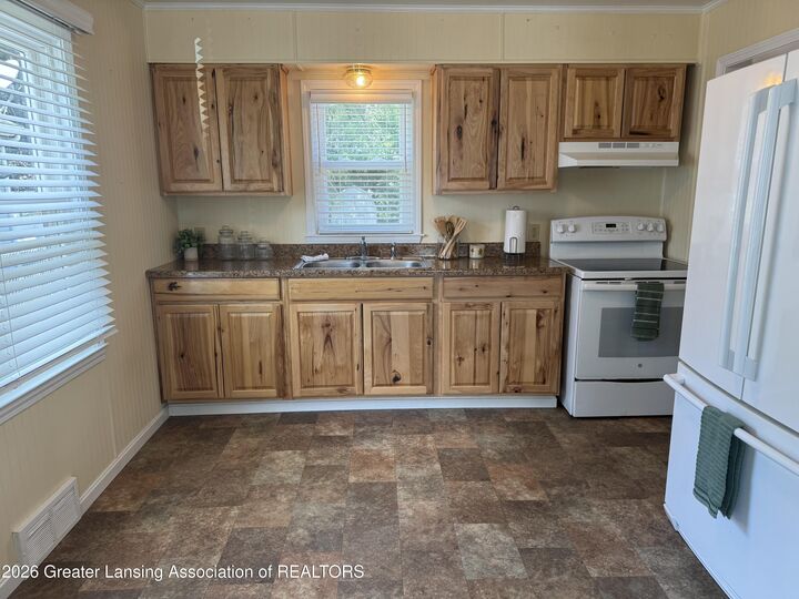 Property Photo:  1214 Sherman Street  MI 49221 