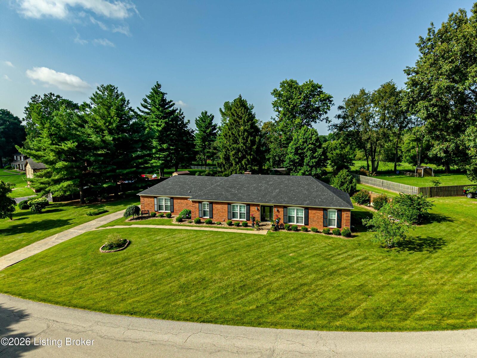 Property Photo:  468 Oak Crest Dr  KY 40065 