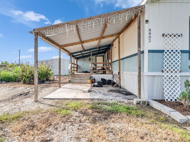 Property Photo: 8802 Los Robles Avenue TX 77511