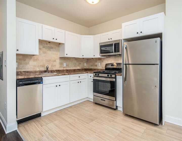 Property Photo:  86 Charles St 102  NJ 07307 