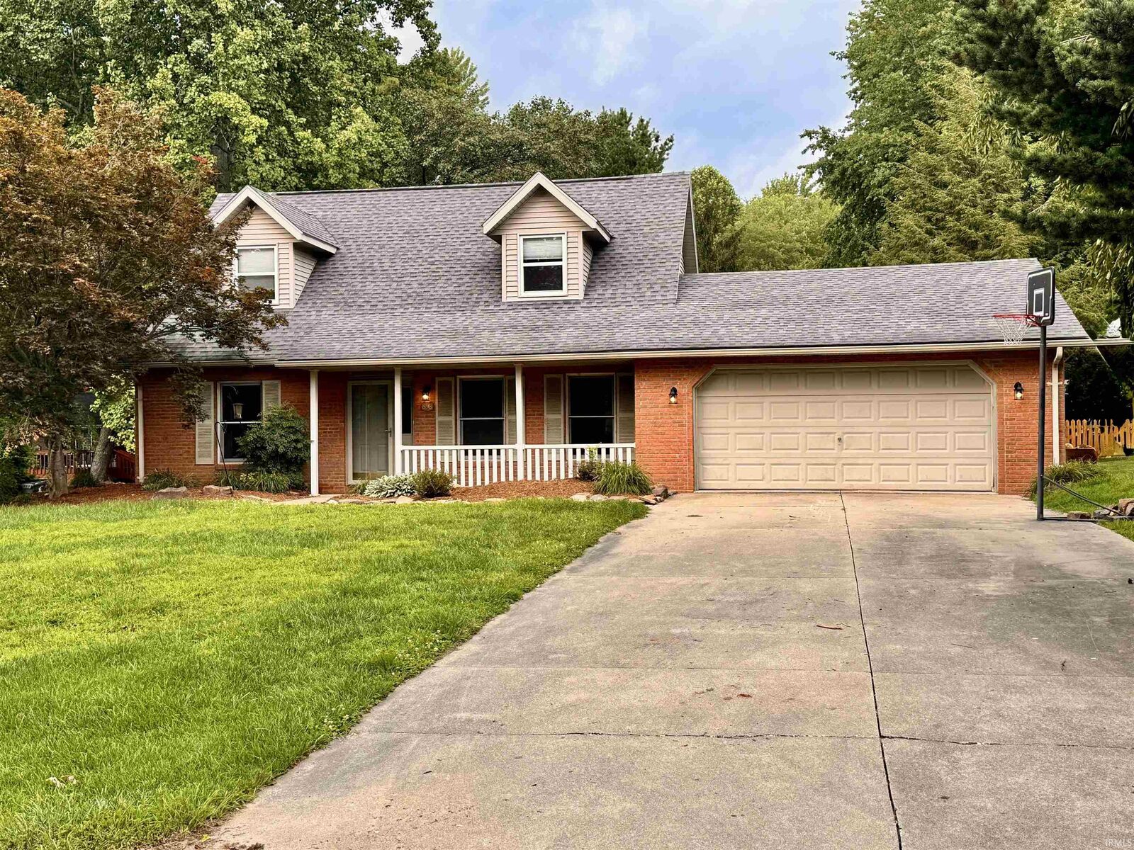 Property Photo:  898 W Shepherds Lane  IN 47579 