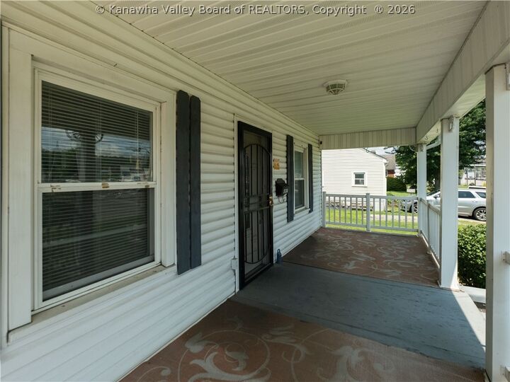 Property Photo:  5134 Maccorkle Avenue  WV 25309 