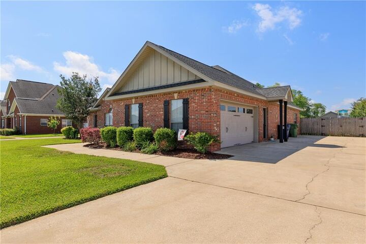 Property Photo:  9129 Dawes Creek Drive  AL 36582 
