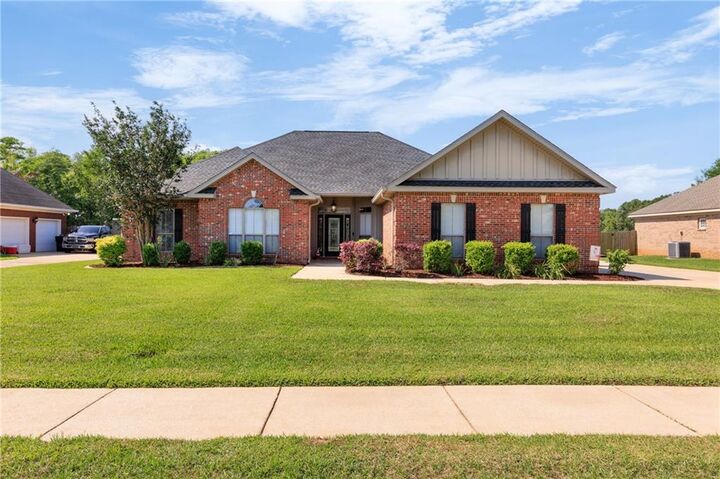 Property Photo: 9129 Dawes Creek Drive AL 36582
