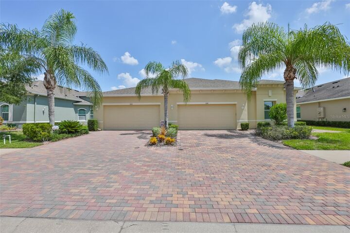 Property Photo: 606 Chipper Drive FL 33573