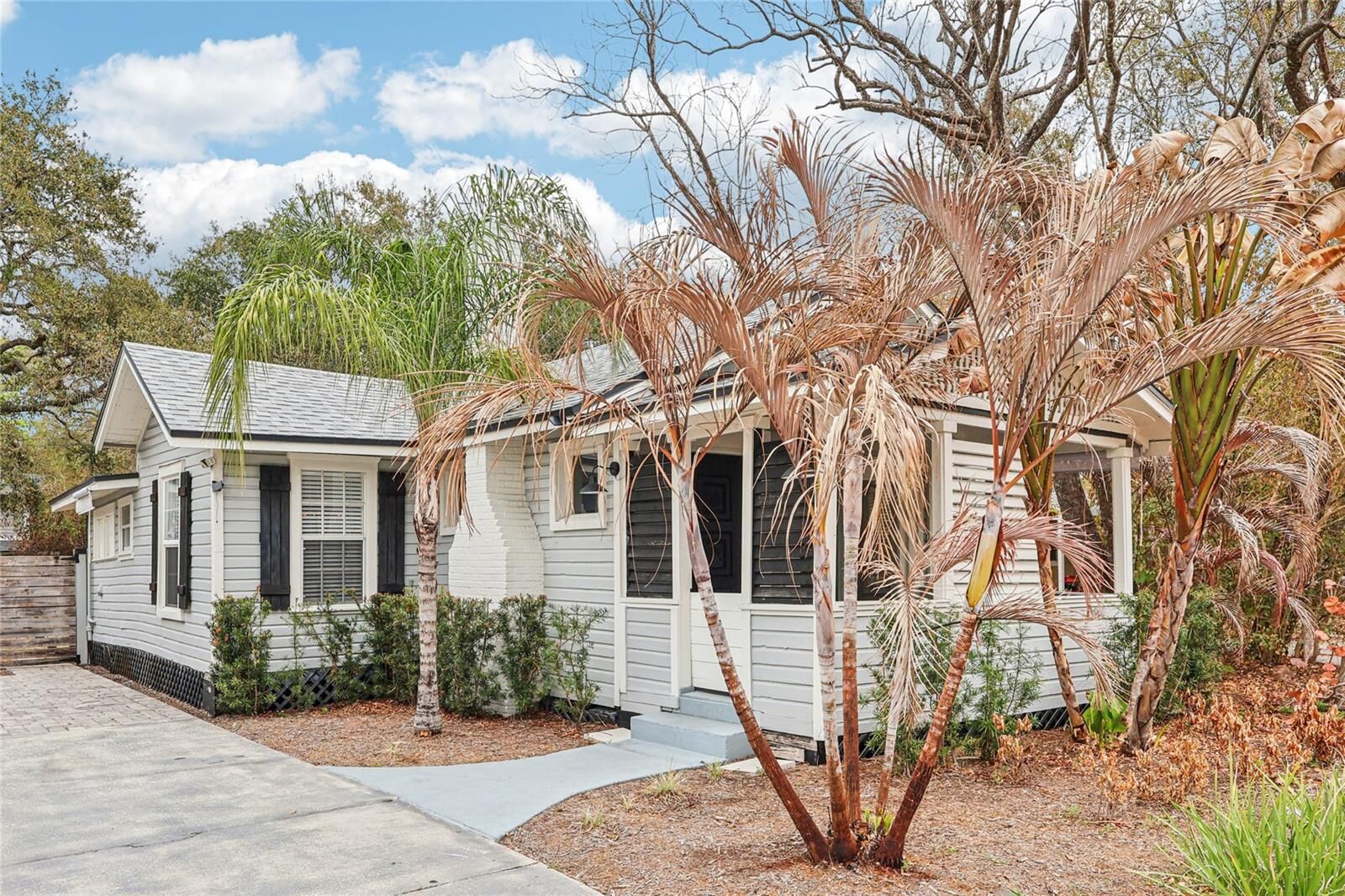 Property Photo: 137 E Grant Street FL 32806