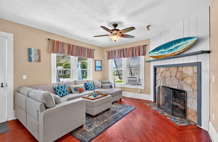 Property Photo:  330 Hartford Avenue  FL 32118 