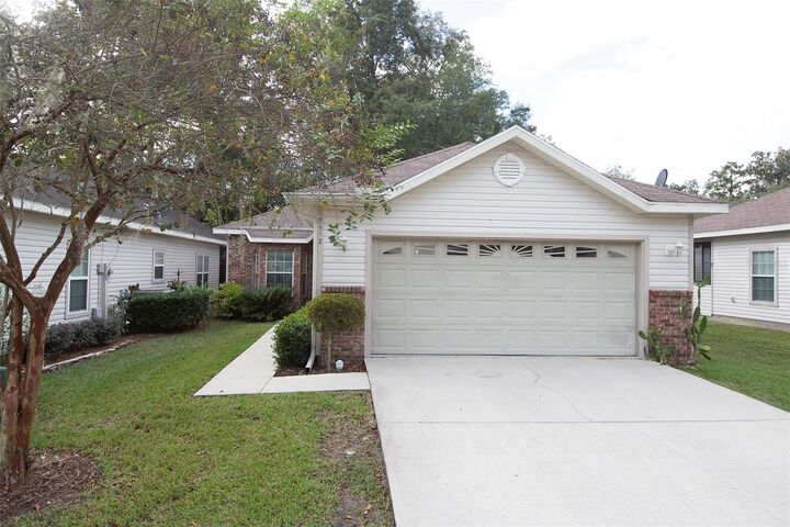 Property Photo:  7952 NW 51st Way  FL 32653 