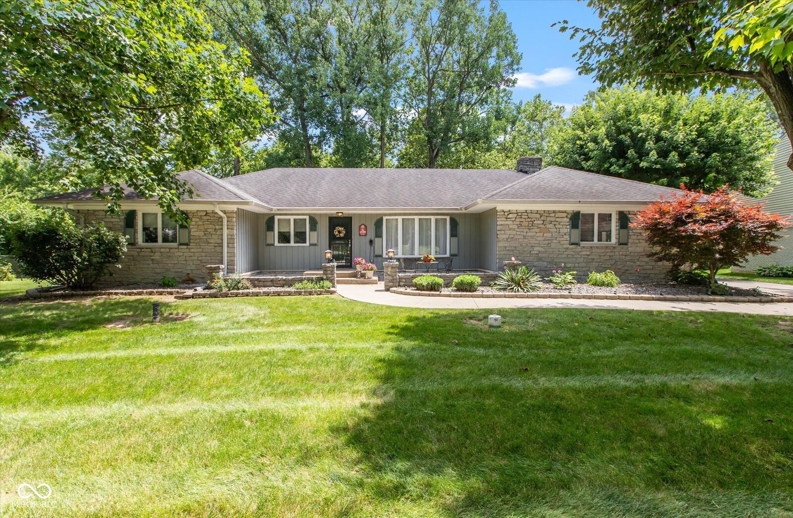 Property Photo: 215 E Brunswick Avenue IN 46227