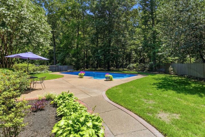 Property Photo:  897 E Surrey Oaks Cv E  TN 38017 