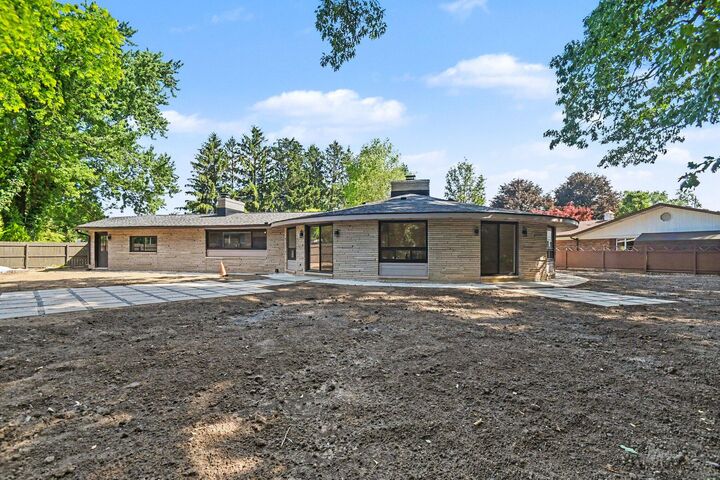 Property Photo: 2631 Hillview Lane MI 49085
