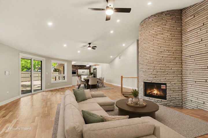 Property Photo:  2631 Hillview Lane  MI 49085 