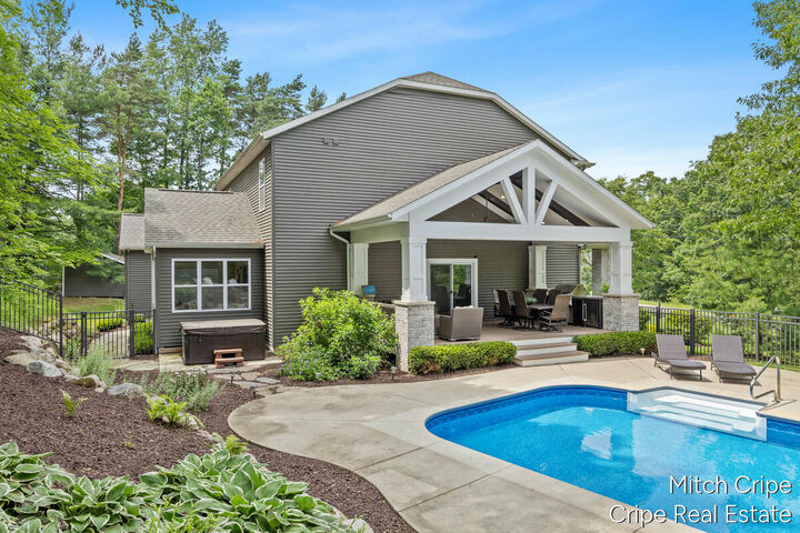 Property Photo:  5050 Tiamo Lane NE  MI 49341 