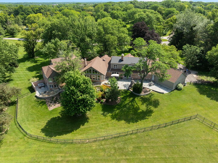 Property Photo: 419 Caesar Drive IL 60010