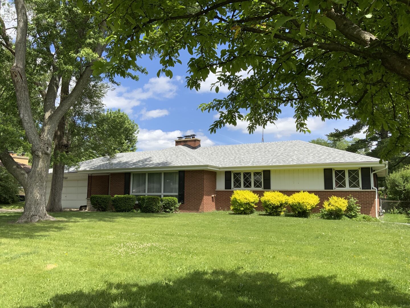 Property Photo:  720 McClaran Avenue  IL 60506 