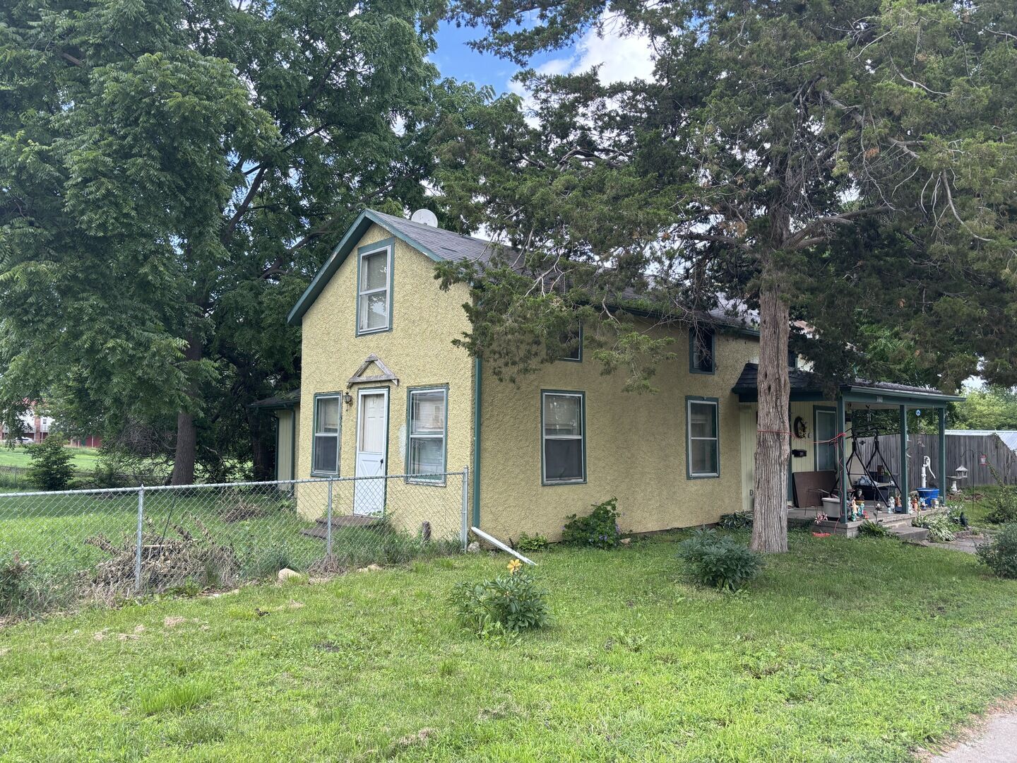 Property Photo:  3001 Garfield Street  IA 52732 