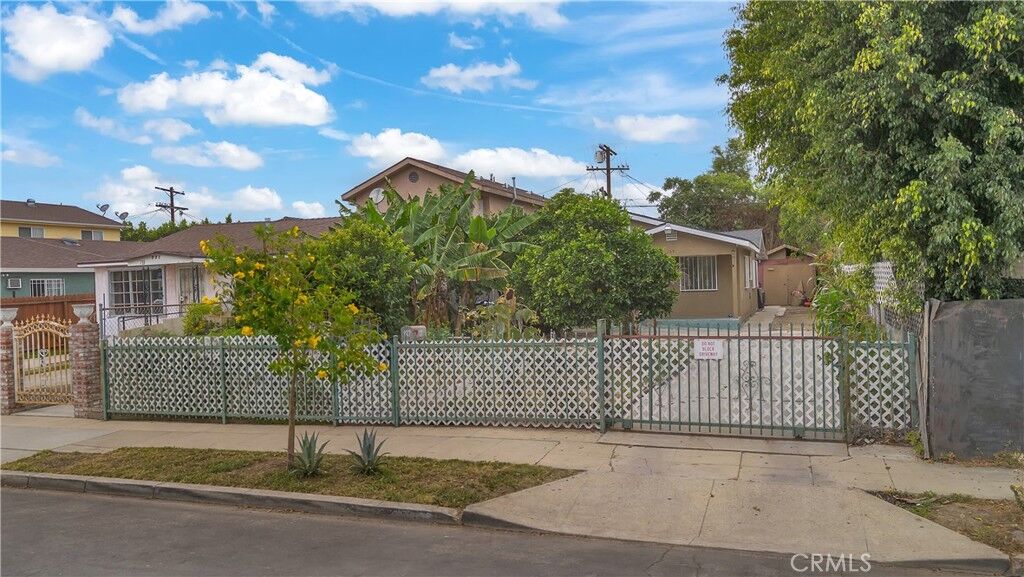Property Photo:  127 W 111th St  CA 90061 