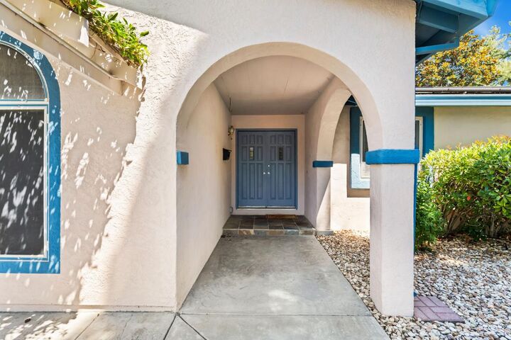 Property Photo:  407 Del Oro Avenue  CA 95616 