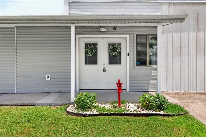 Property Photo: 1508 Highway 79 TN 37058
