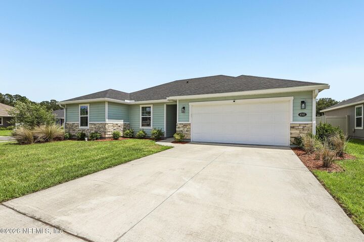 Property Photo: 4505 Prosperity Way FL 32210