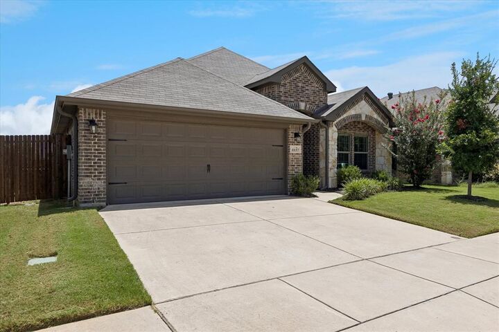 Property Photo:  4137 Snowberry Lane  TX 76036 
