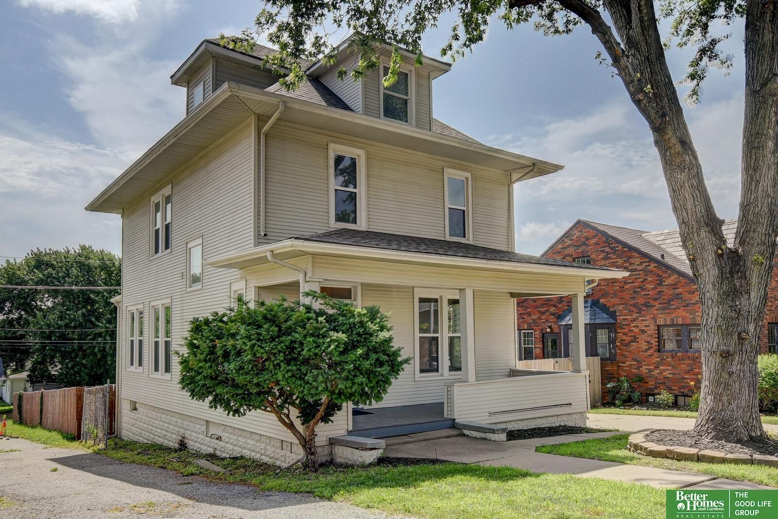 Property Photo: 819 S 50th Street NE 68106