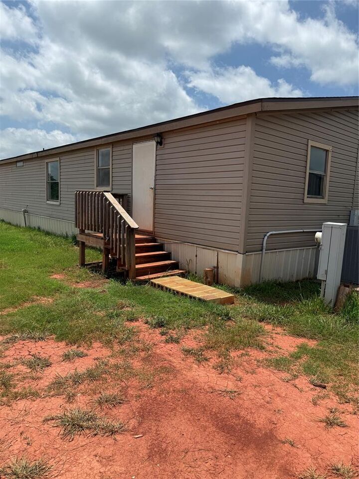 Property Photo:  1400 156th Ave SE  OK 73026 