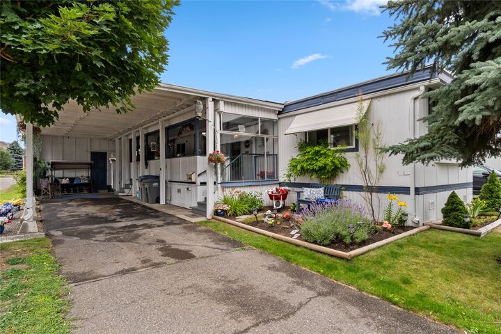 Property Photo: 2400 Oakdale Way 220 BC V2B 6W7