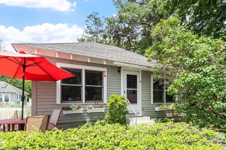 Property Photo:  19 Popplestone Ln 19  MA 01966 