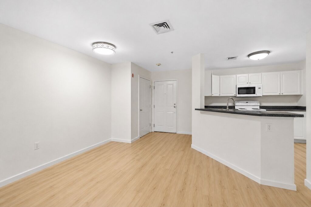 Property Photo: 30 Franklin St 309 MA 02148