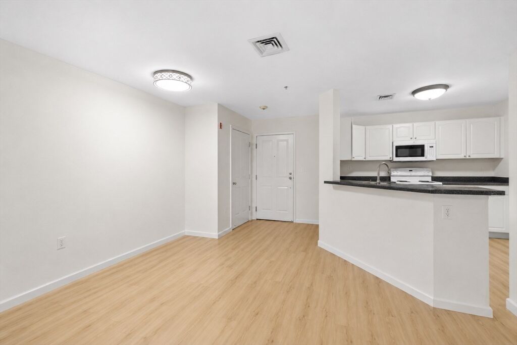 Property Photo: 30 Franklin St 309 MA 02148