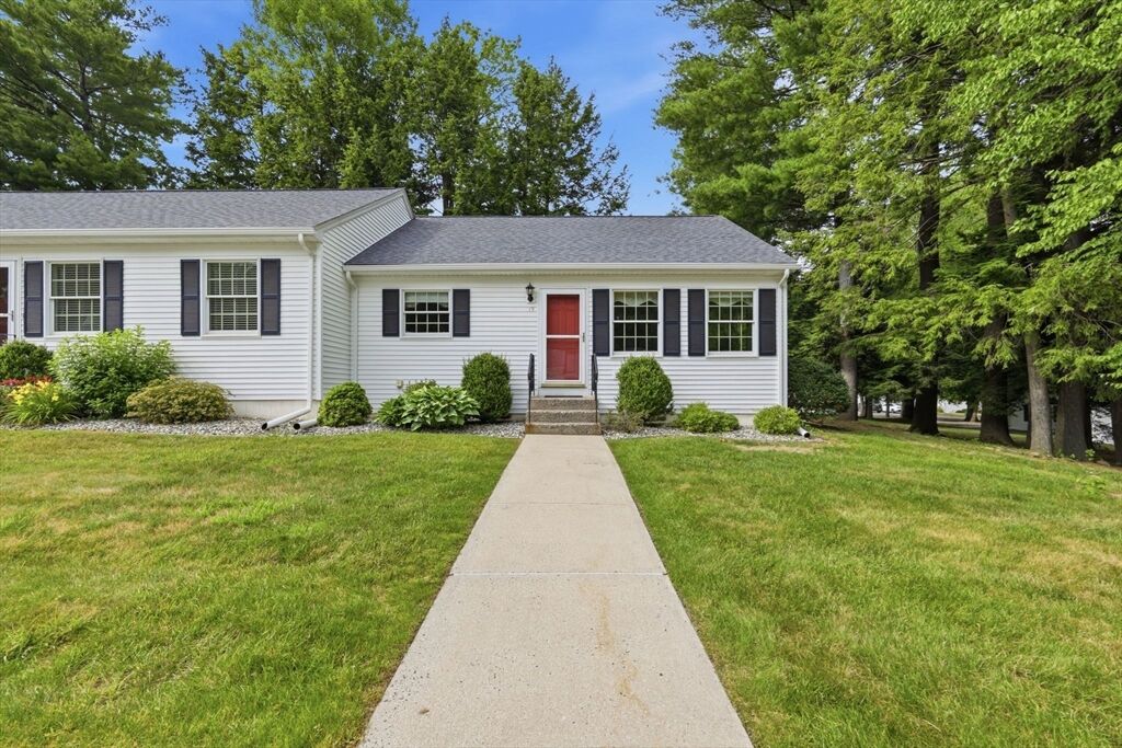 Property Photo: 19 Rosewood Ln 19 MA 01077