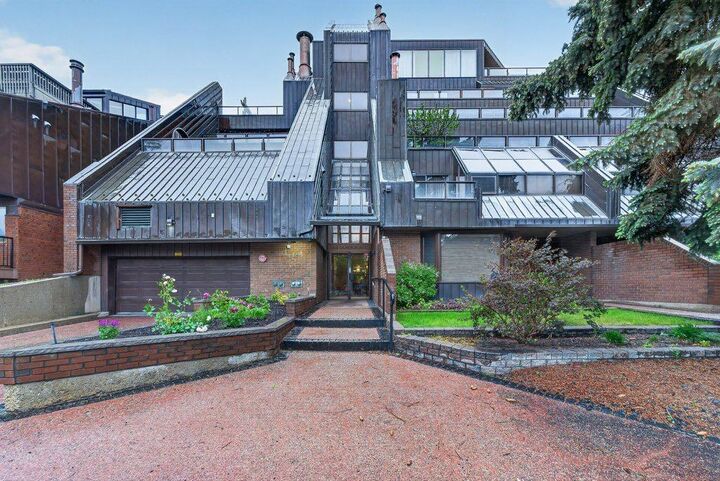 Property Photo: 1215 Cameron Avenue SW 405 AB T2T 0K8