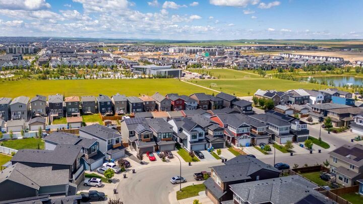 Property Photo: 35 Howse Manor NE AB T3P 0X2